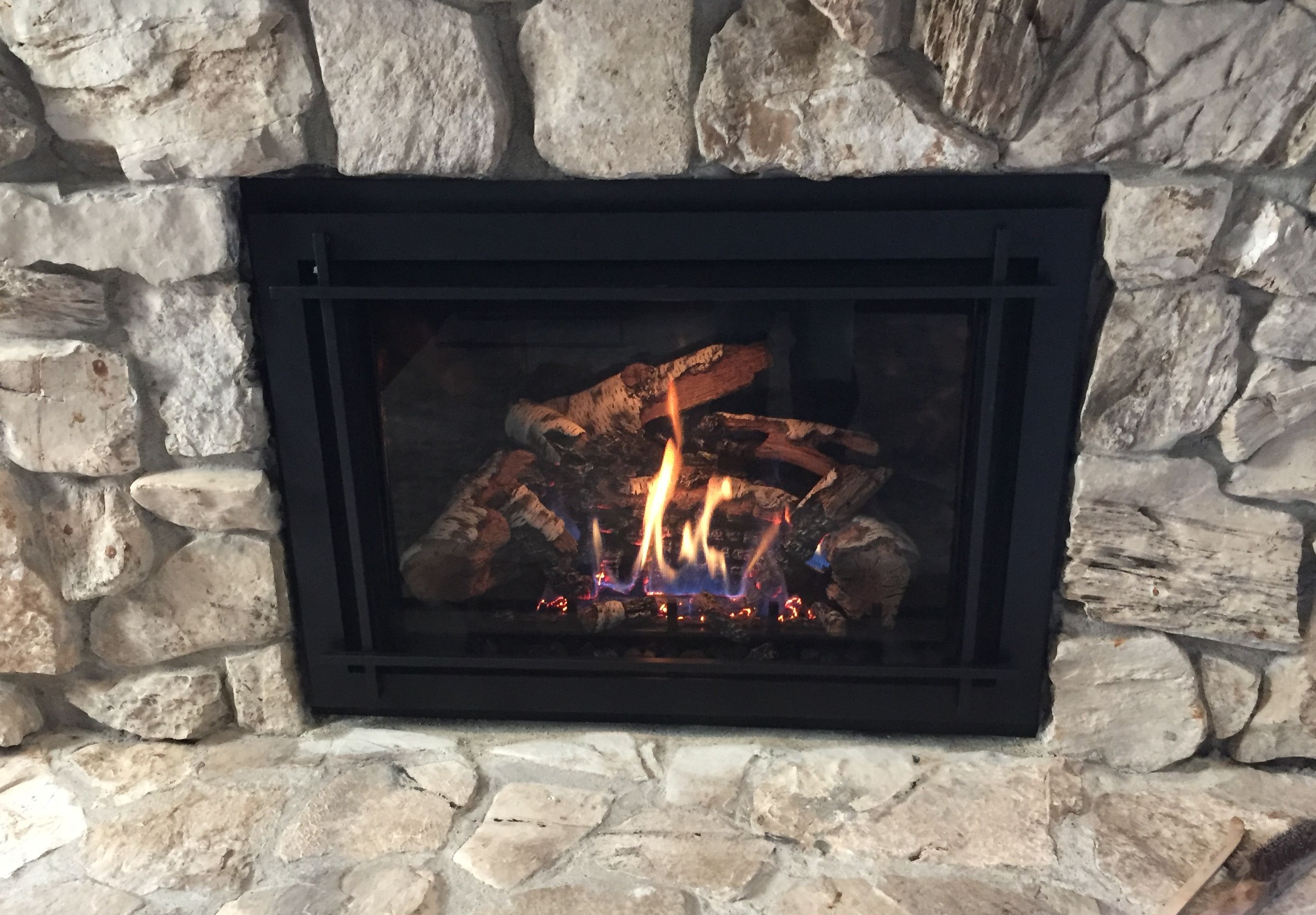 A living room fireplace insert installed by Pacific Hearth & Home in Rancho Cordova, CA